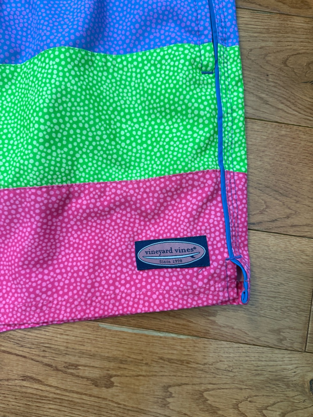 Vineyard Vines Men’s Lined Colorblock Swim Trunks - Picture 3 of 5